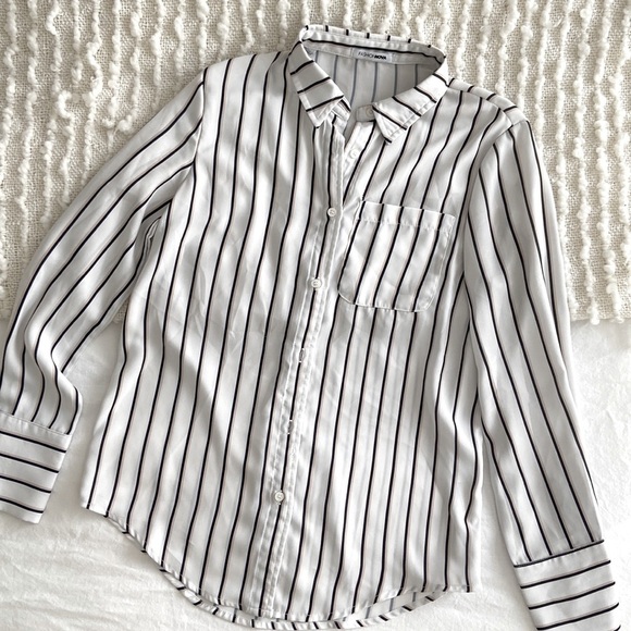 NWOT 2 Toned Striped Button Down Blouse | Size XS - Picture 1 of 5